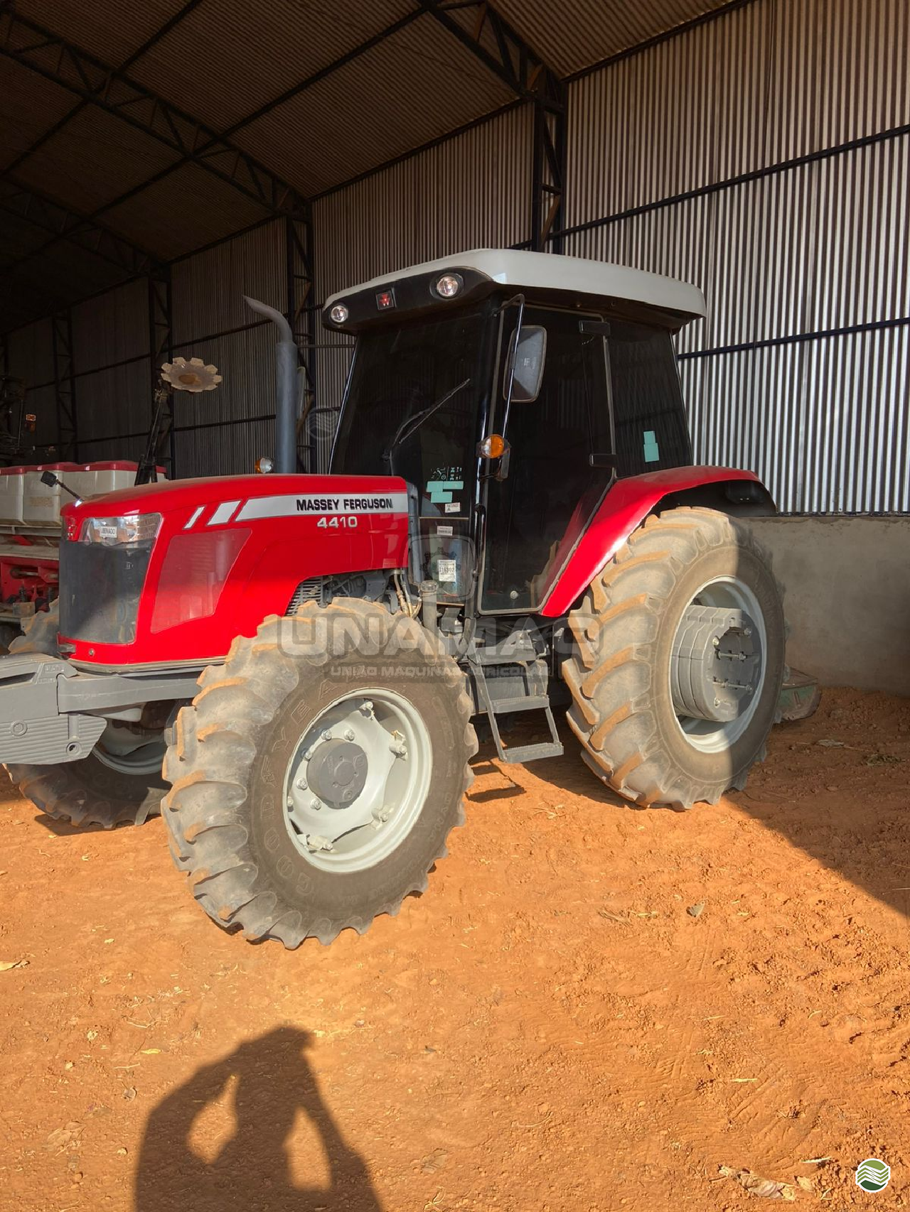 TRATOR MASSEY FERGUSON MF 4410 Tração 4x4 Unimaq UNAI MINAS GERAIS MG